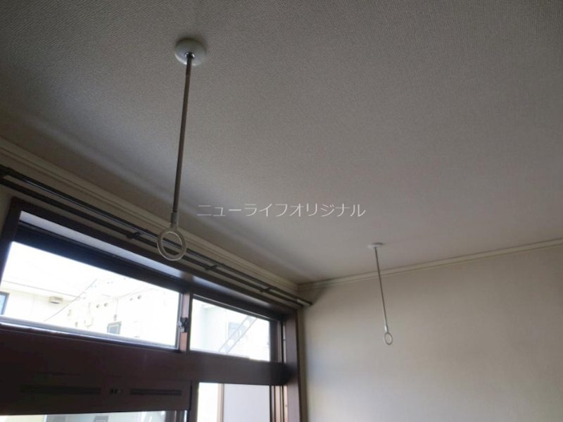 その他　雨の日でも洗濯物が干せる室内物干し金具付き