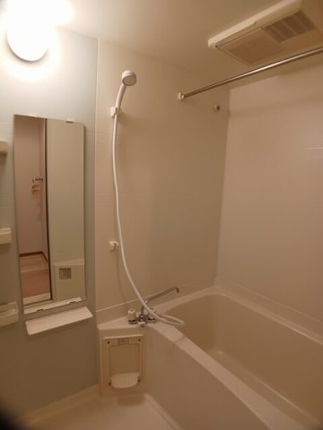 バス・シャワールーム　ゆったり過ごせるお風呂です