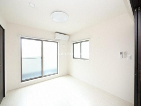 居室・リビング　室内