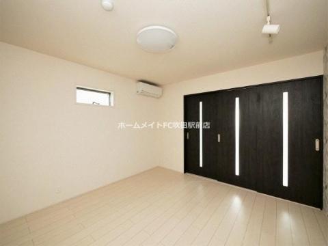 居室・リビング　室内