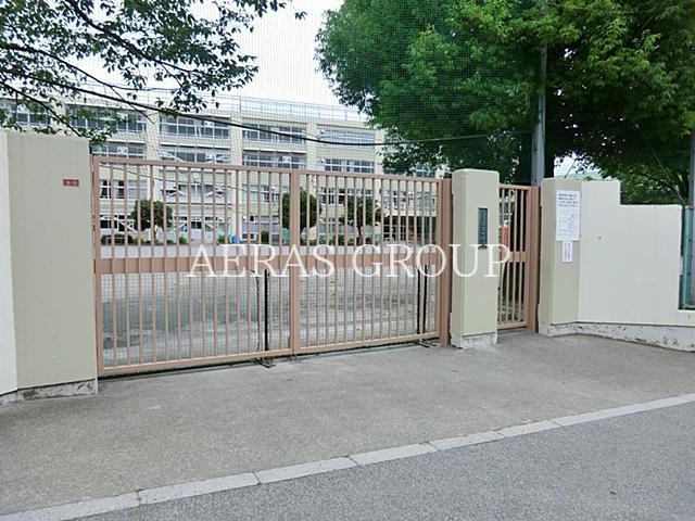 中学校　杉並区立荻窪中学校（中学校）まで1004m