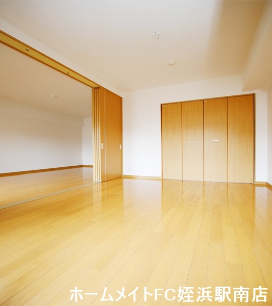 その他設備　★仕切りを広げて広々と使用できます★参考写真