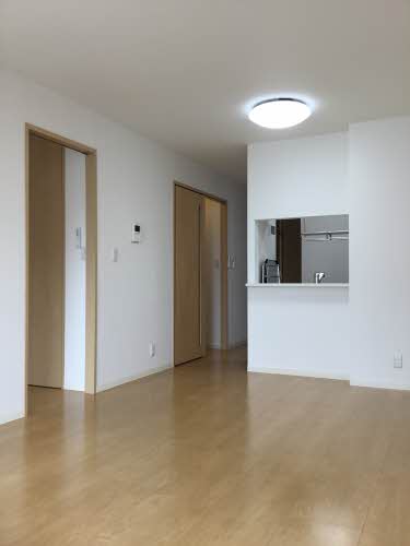 居室・リビング　掲載写真は同型モデルを掲載しており実際のお部屋と仕様等が異な