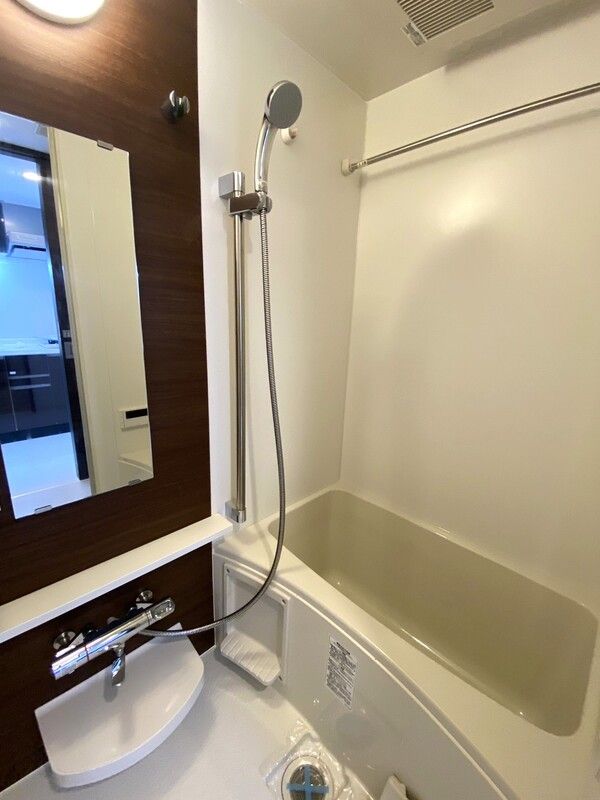 バス・シャワールーム　同物件別部屋写真