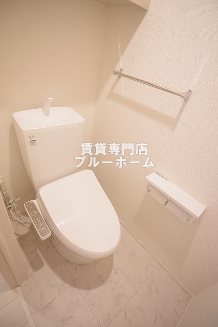 トイレ　温水洗浄便座付きのトイレです！