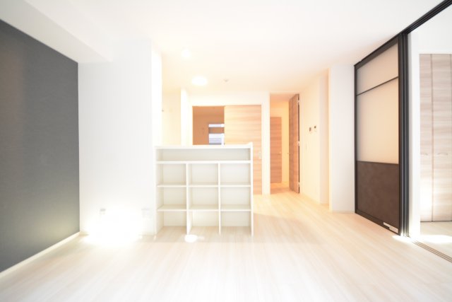 居室・リビング　画像は別号室。ご参考にどうぞ