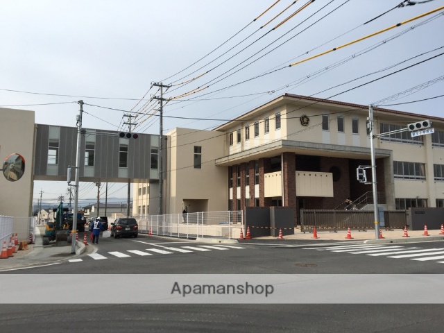 小学校　龍王小学校（小学校）まで487m