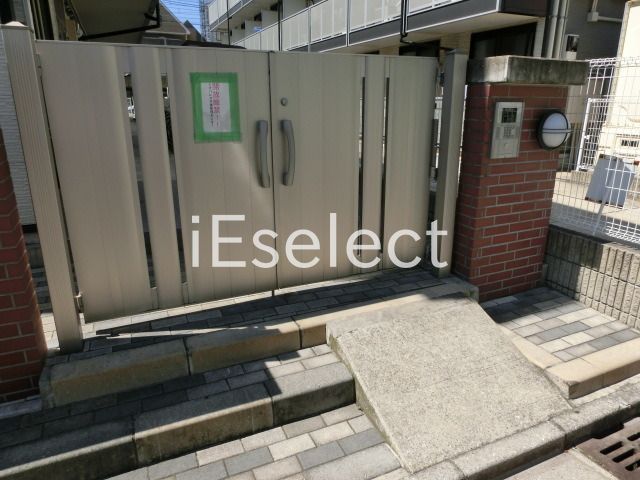 エントランス　オートロックゲートで安心
