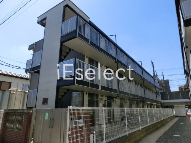 建物外観　エントランス側外観