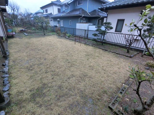 庭　☆広 い専用庭付き☆