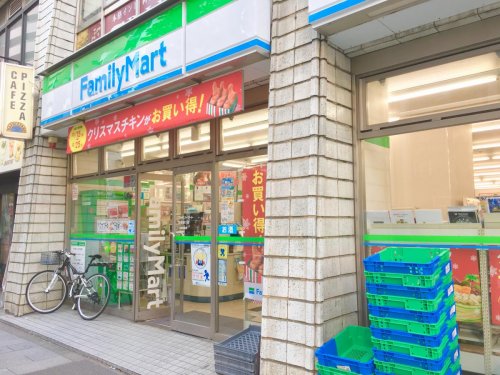 コンビニ　ファミリーマート 新宿通り店（コンビニ）まで1400m