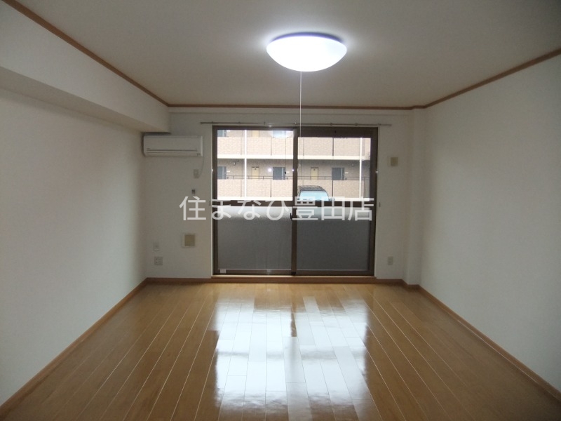 居室・リビング　同型別部屋写真