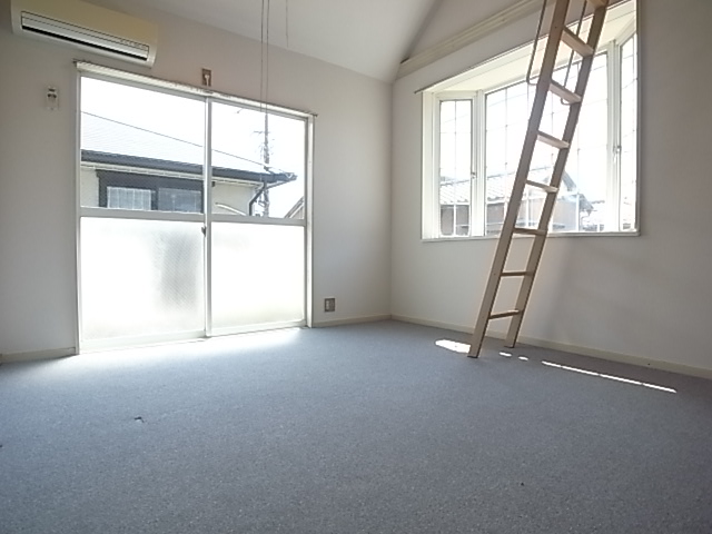 その他部屋・スペース　落ち着いて過ごせるお部屋なので、寝室にいかがでしょうか