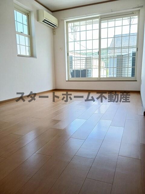 ＪＲ徳島線 下浦駅 徒歩14分 2階建 築26年の居間写真