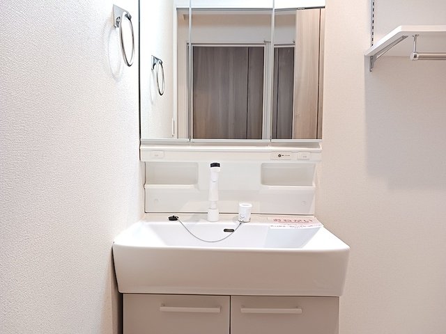洗面設備　使いやすい洗面所です