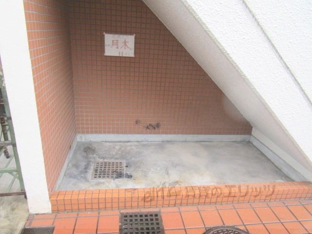 庭　ゴミ置き場