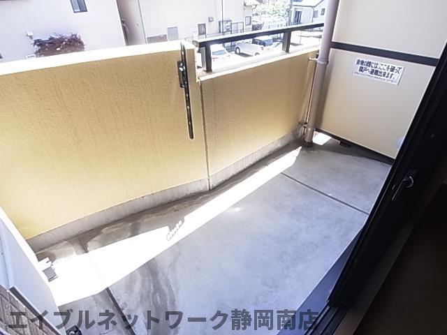 バルコニー　お洗濯にも便利なバルコニー付き