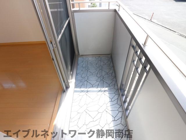 バルコニー　お洗濯にも便利なバルコニー付き