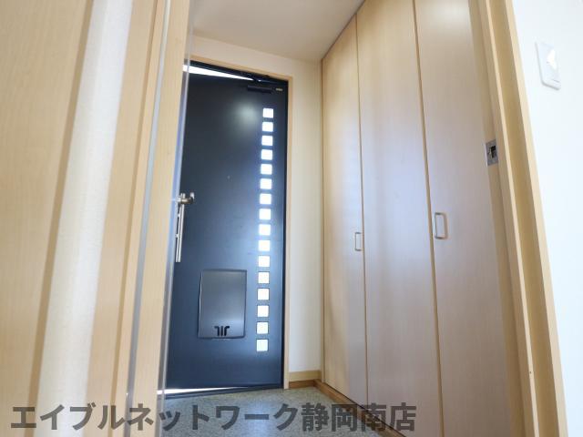 玄関　ゆったりとした玄関です