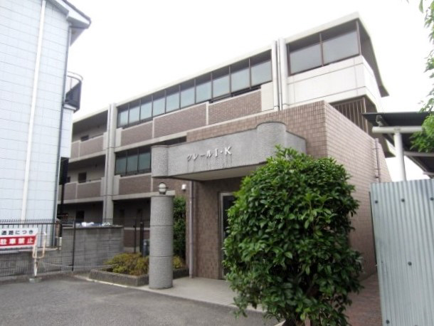 岸和田市田治米町のマンションの建物外観