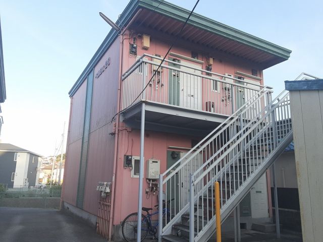 神奈川県横浜市南区中里１（アパート）の賃貸物件の外観
