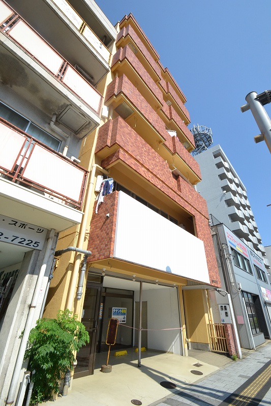 広島市中区広瀬北町のマンションの建物外観