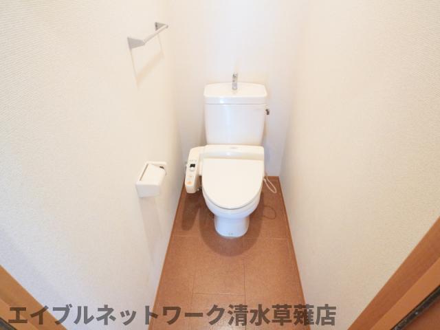 【静岡市葵区瀬名のアパートのトイレ】