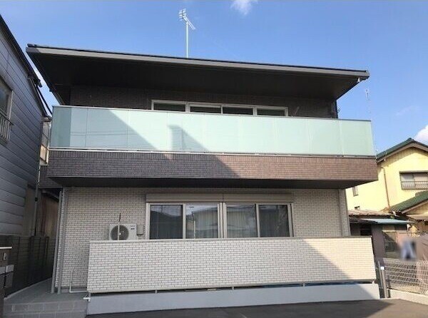 栃木市泉町のアパートの建物外観