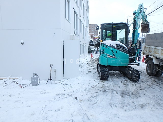 【札幌市白石区栄通のマンションの駐車場】