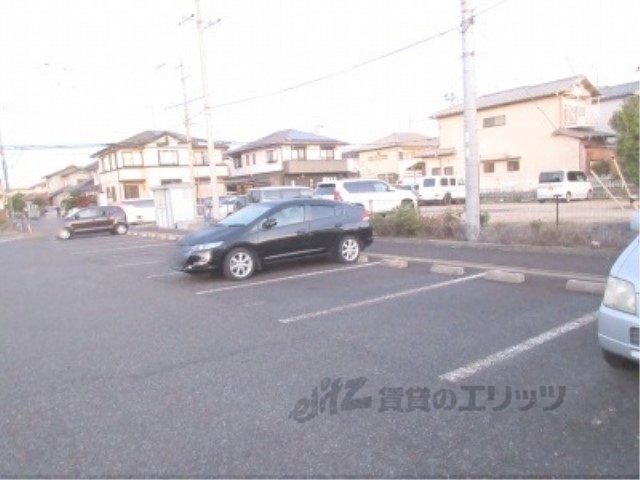 【レオパレス幸の駐車場】