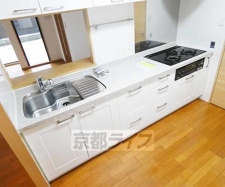 【京都市伏見区桃山町和泉のマンションのキッチン】