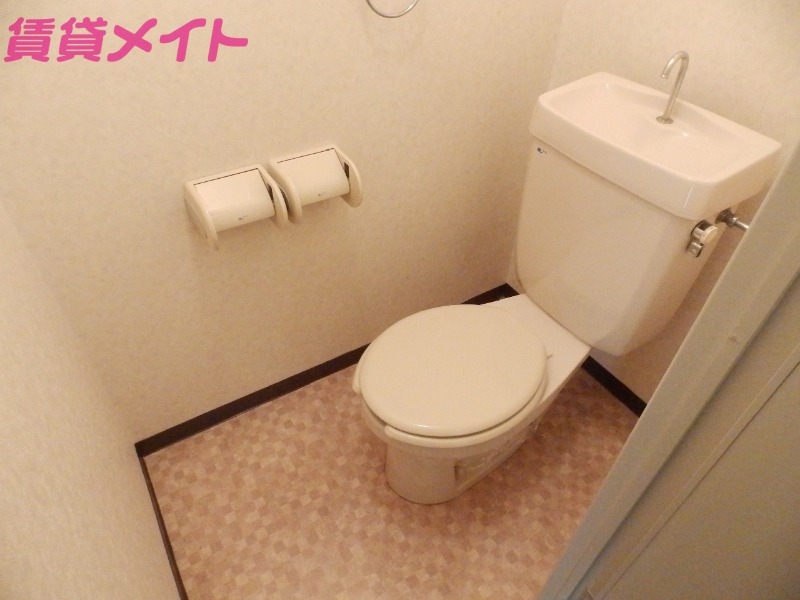 トイレ　同型反転タイプのお写真です