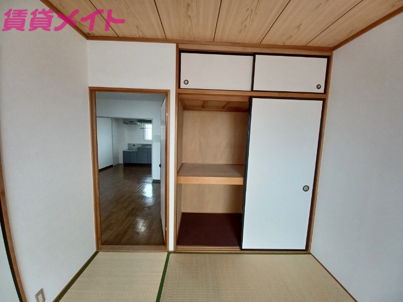 収納　同型反転タイプのお写真です