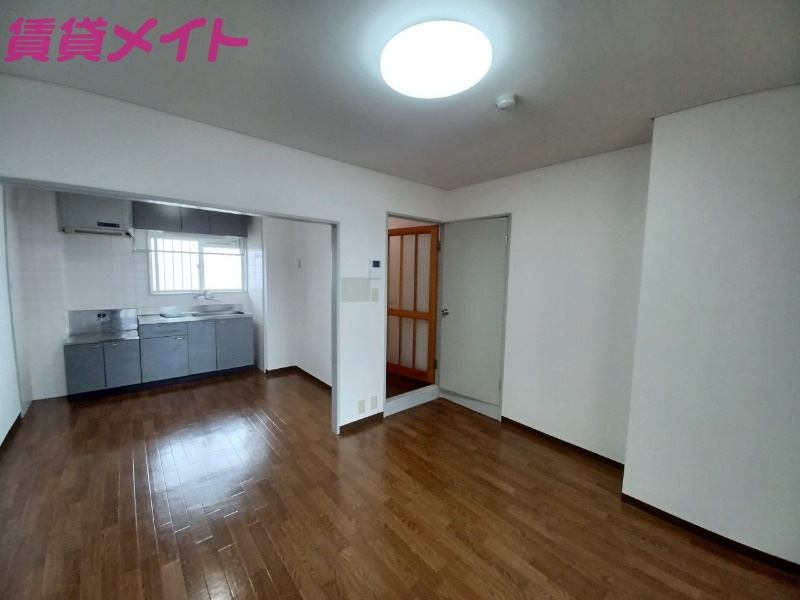 居室・リビング　同型反転タイプのお写真です