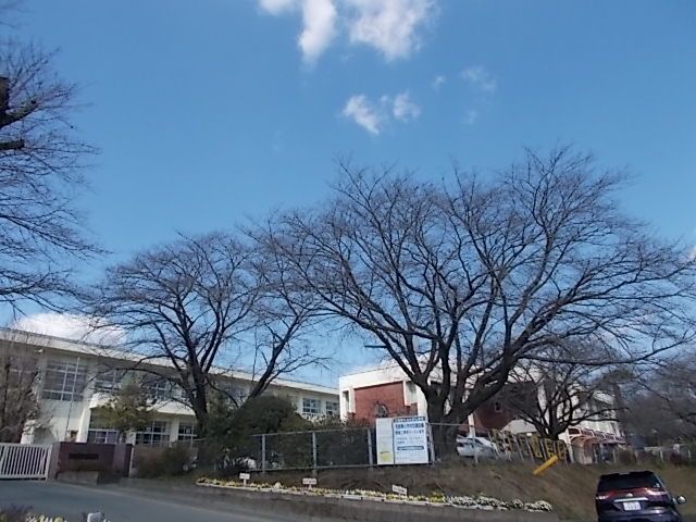 【合志市豊岡のアパートの小学校】