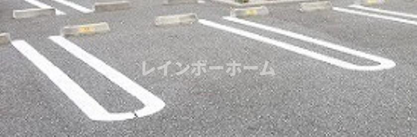 【鶴ヶ島市大字上広谷のアパートの駐車場】