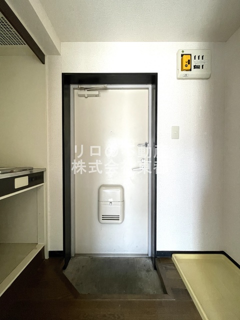 玄関　すっきりシンプルな玄関スペースです！