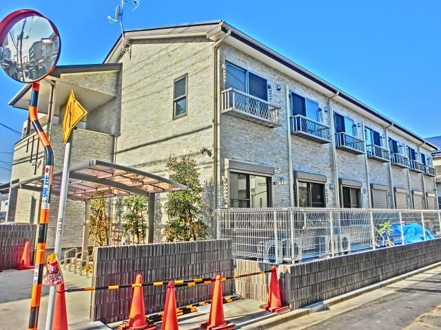 建物外観　設備充実の新築です