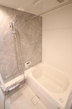 バス・シャワールーム　浴室乾燥機＆追い焚き機能