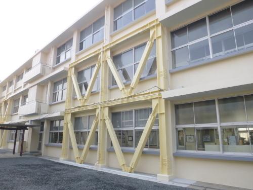 中学校　倉敷市立真備中学校（中学校）まで979m