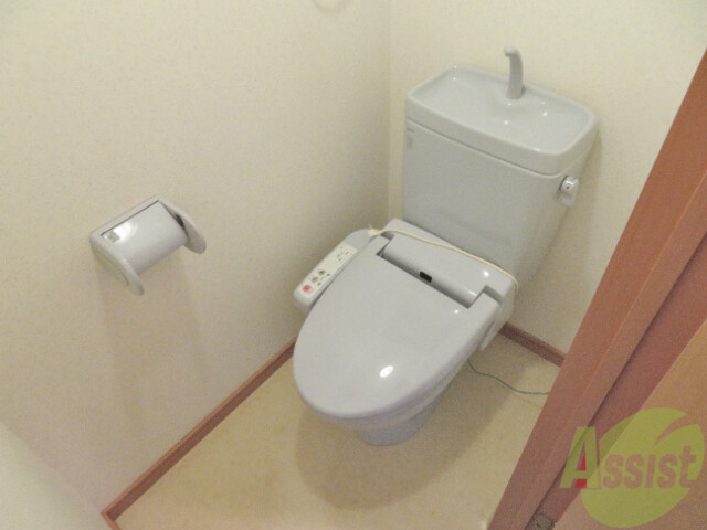 トイレ　トイレは温水洗浄付き。これだけは外せません。