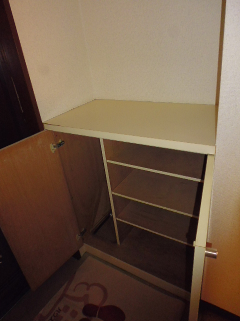 玄関　傘やブーツが置けるシューズＢＯＸ♪