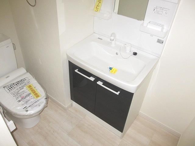 洗面設備　独立洗面台付です。