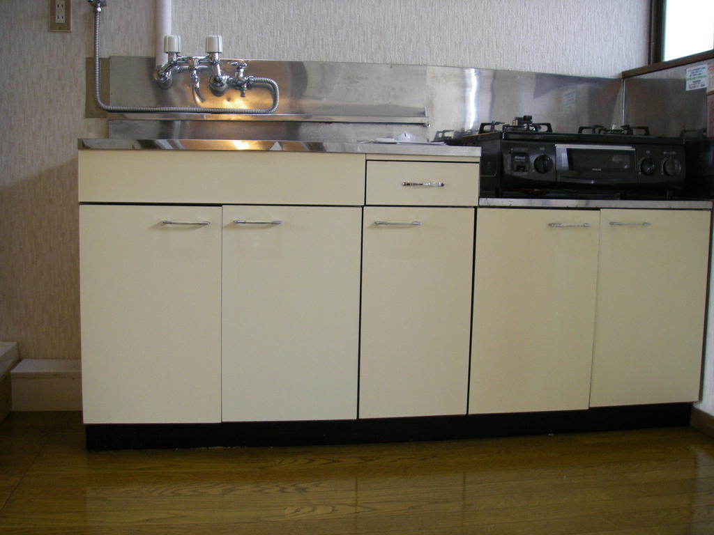 キッチン　ガス台付きです。