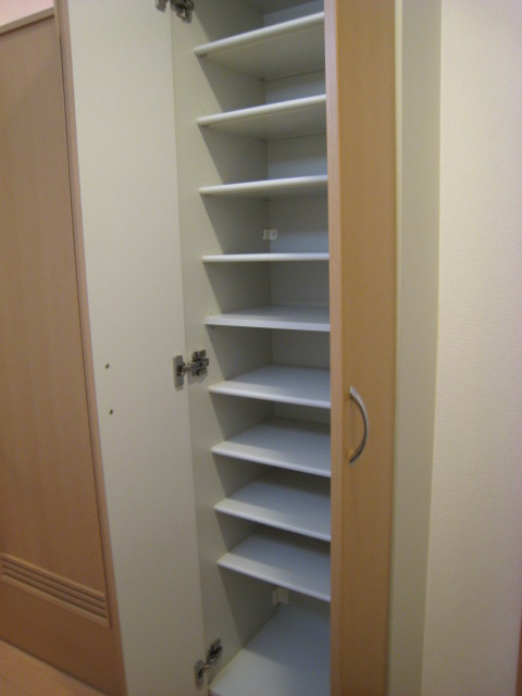 その他　大きなシューズボックス完備しています。