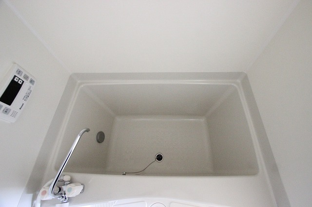 バス・シャワールーム　同物件、別号室のものです。