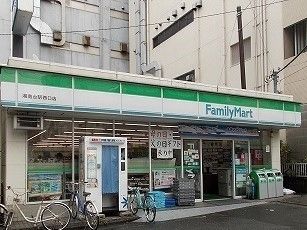 コンビニ　ファミリーマート（コンビニ）まで840m
