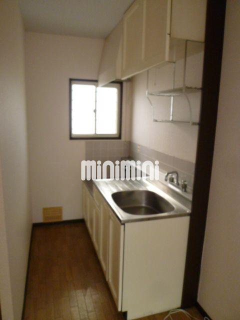 キッチン　明るいキッチンスペース