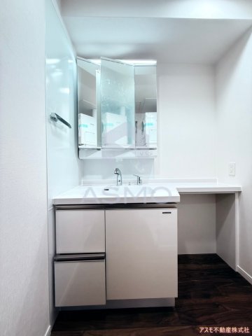 洗面設備　同マンション別部屋　参考写真