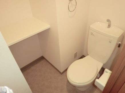 トイレ　弊社は全物件が仲介手数料半月分でご紹介可能です。